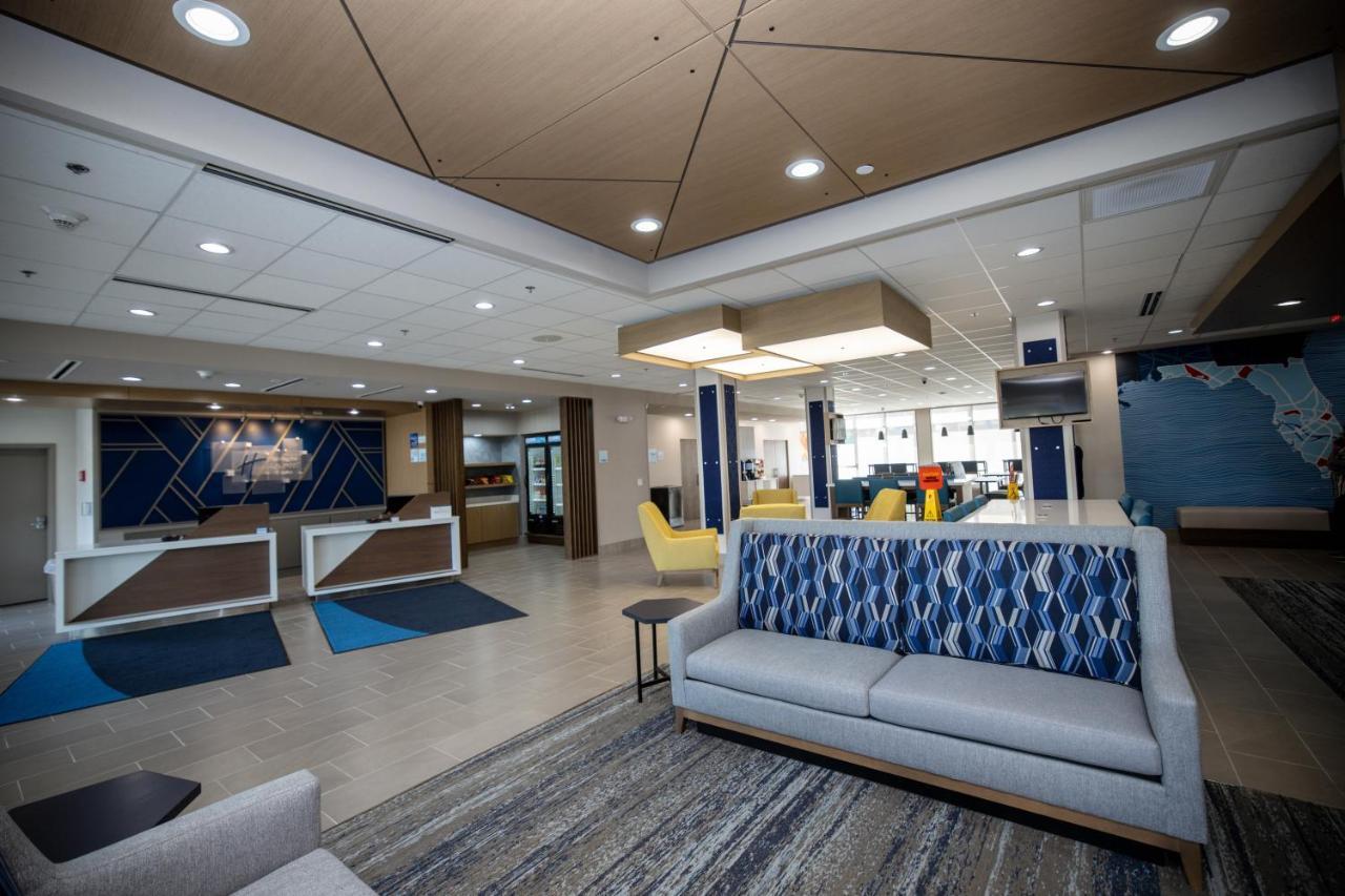 Holiday Inn Express & Suites Tampa Stadium - Airport Area By Ihg Dış mekan fotoğraf