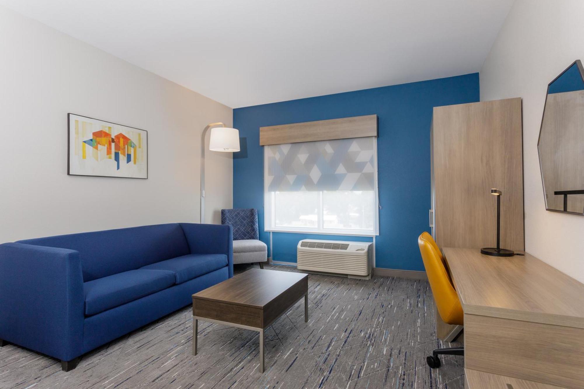 Holiday Inn Express & Suites Tampa Stadium - Airport Area By Ihg Dış mekan fotoğraf