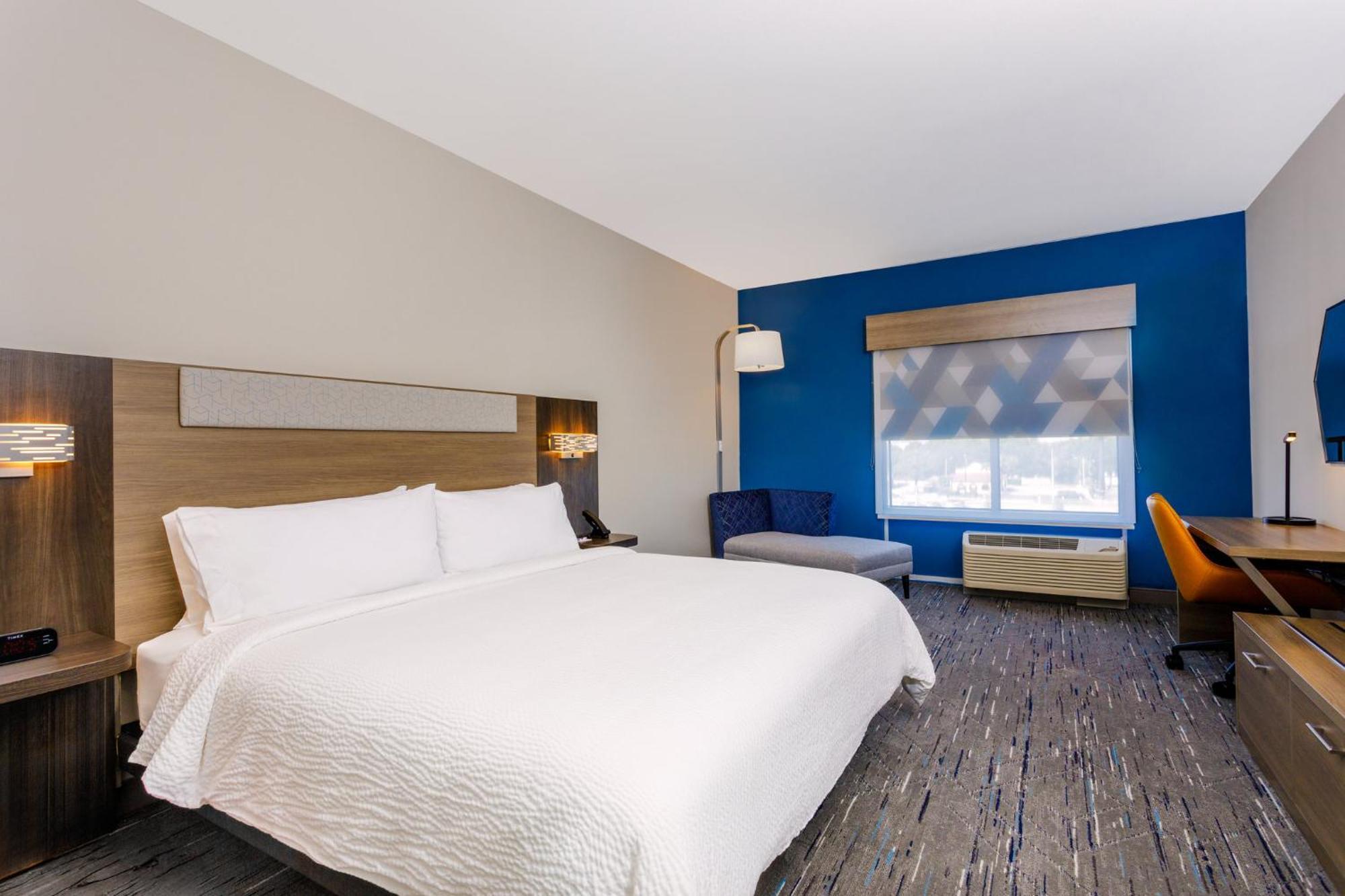 Holiday Inn Express & Suites Tampa Stadium - Airport Area By Ihg Dış mekan fotoğraf