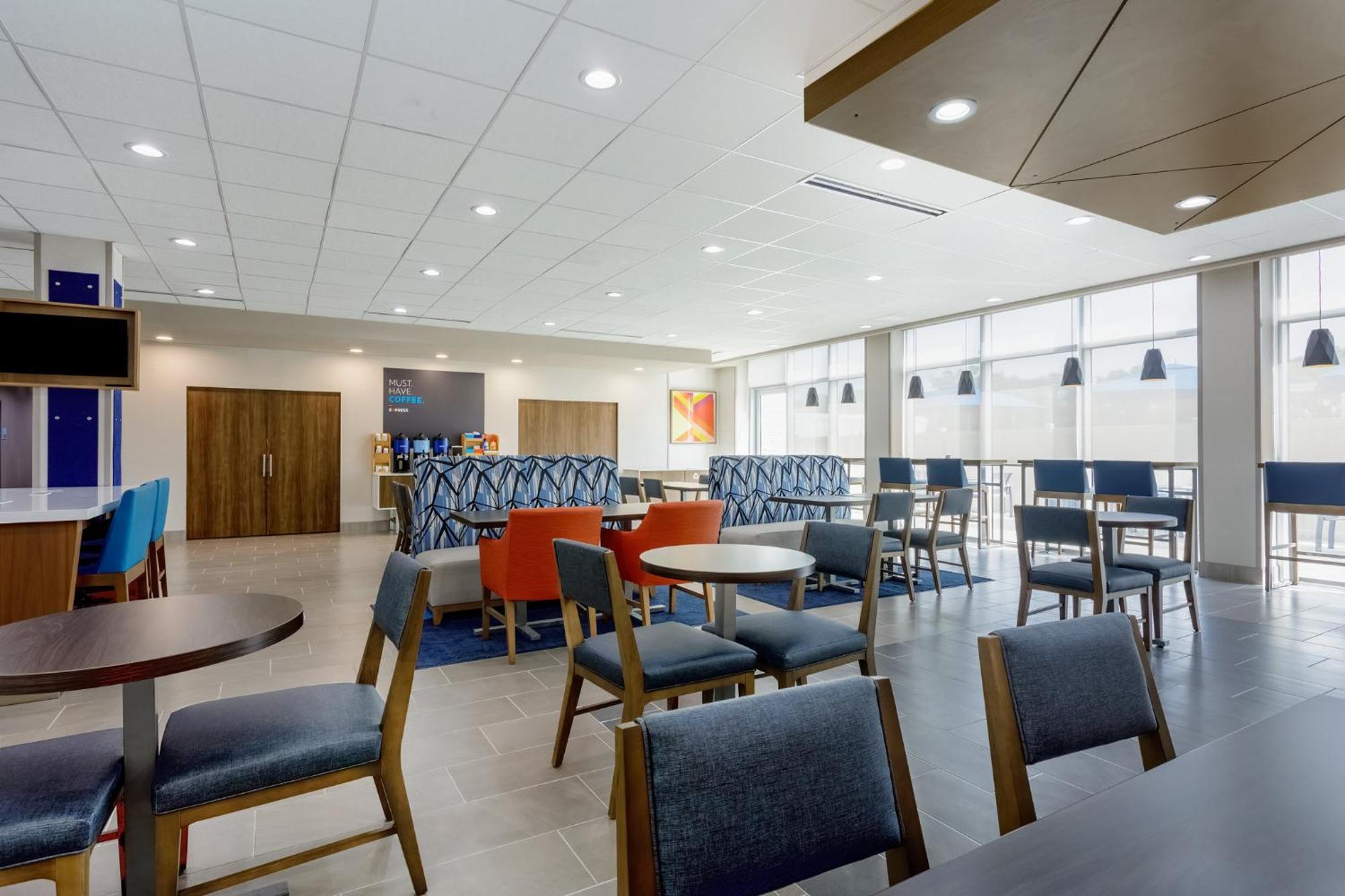 Holiday Inn Express & Suites Tampa Stadium - Airport Area By Ihg Dış mekan fotoğraf