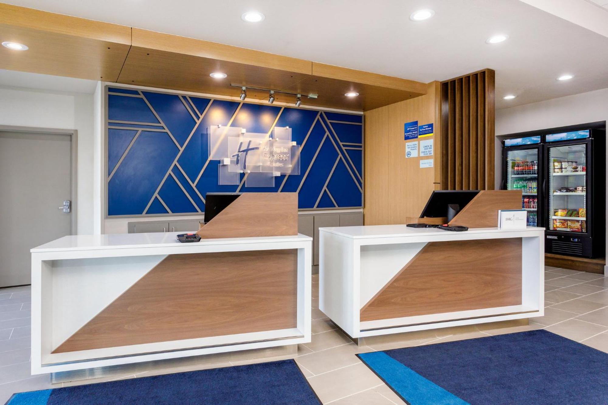 Holiday Inn Express & Suites Tampa Stadium - Airport Area By Ihg Dış mekan fotoğraf